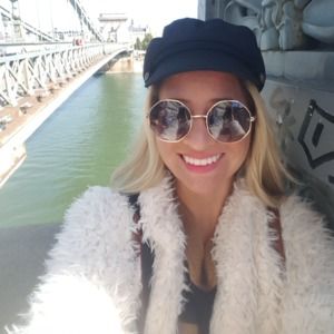 Meet your Posher, Nicole